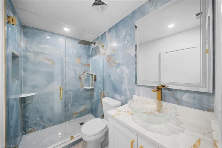7008  Pelican Bay  BLVD, Naples, FL 34108