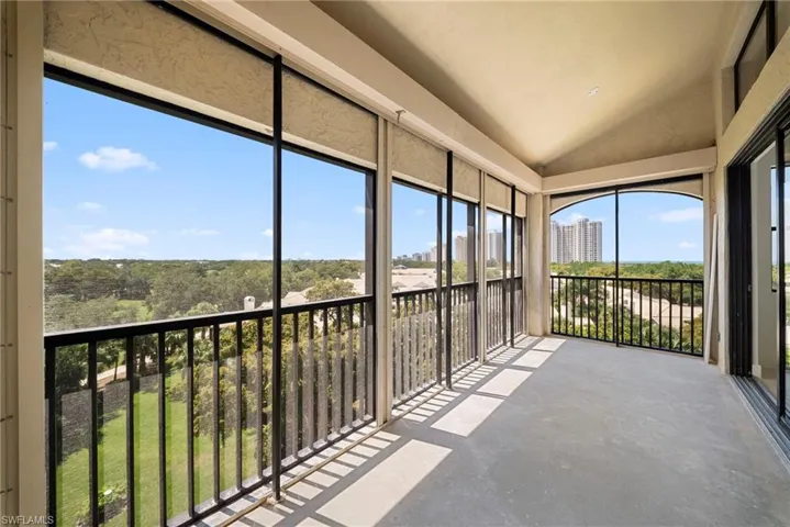 7008  Pelican Bay  BLVD, Naples, FL 34108