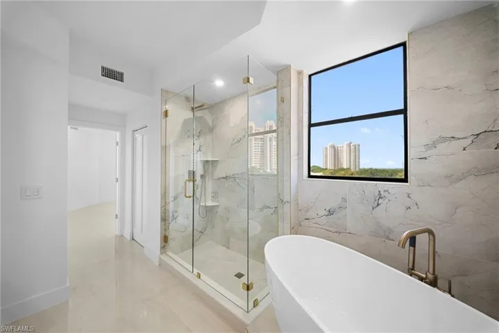 7008  Pelican Bay  BLVD, Naples, FL 34108
