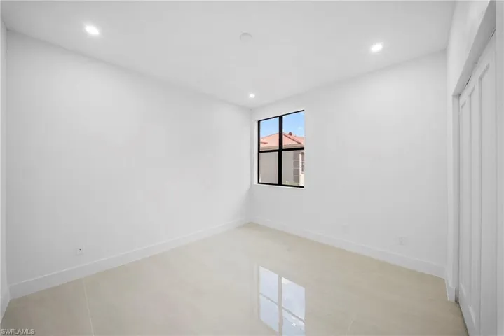 7008  Pelican Bay  BLVD, Naples, FL 34108
