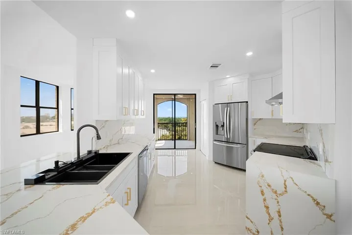 7008  Pelican Bay  BLVD, Naples, FL 34108