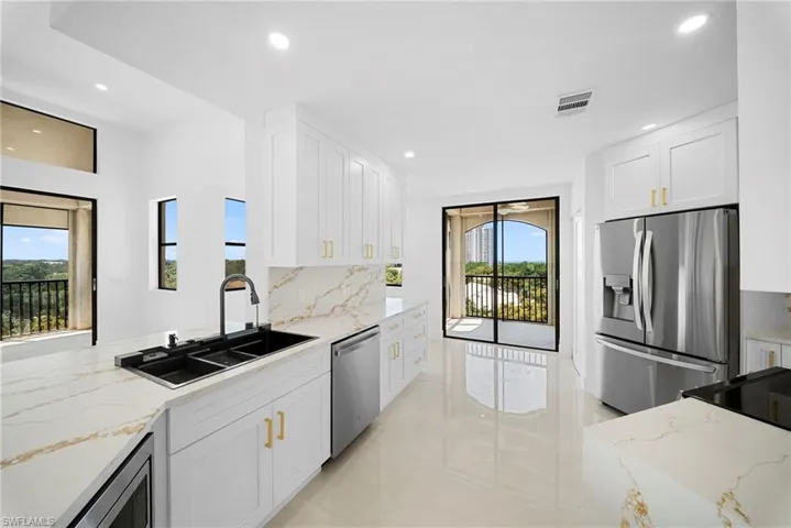 7008  Pelican Bay  BLVD, Naples, FL 34108