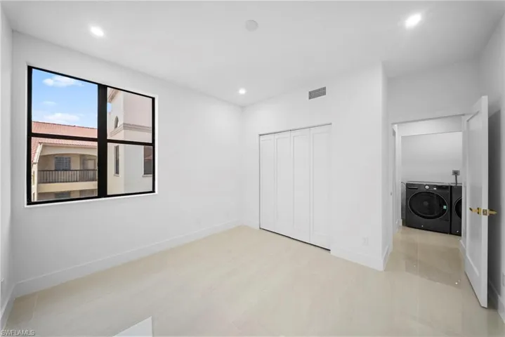 7008  Pelican Bay  BLVD, Naples, FL 34108
