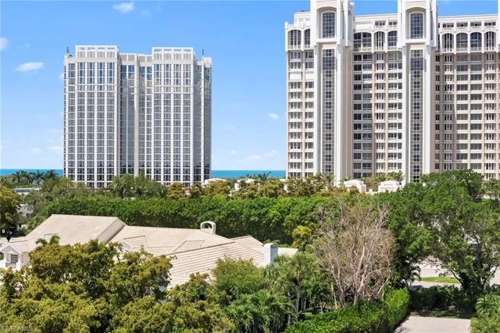 7008  Pelican Bay  BLVD, Naples, FL 34108