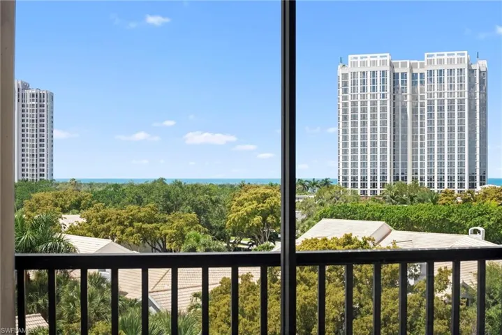 7008  Pelican Bay  BLVD, Naples, FL 34108