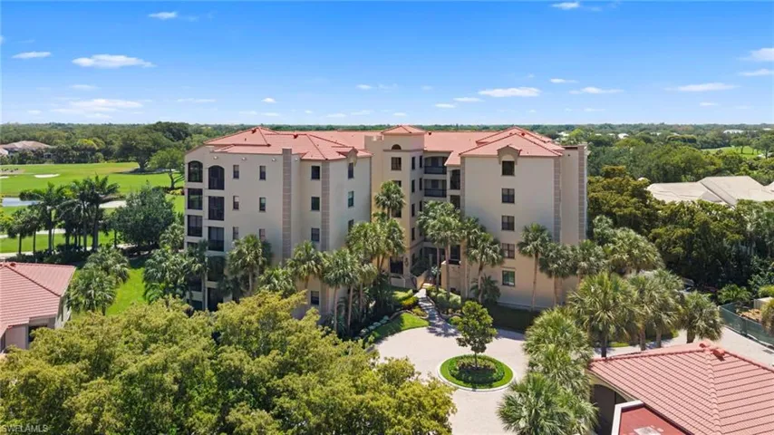 7008  Pelican Bay  BLVD, Naples, FL 34108