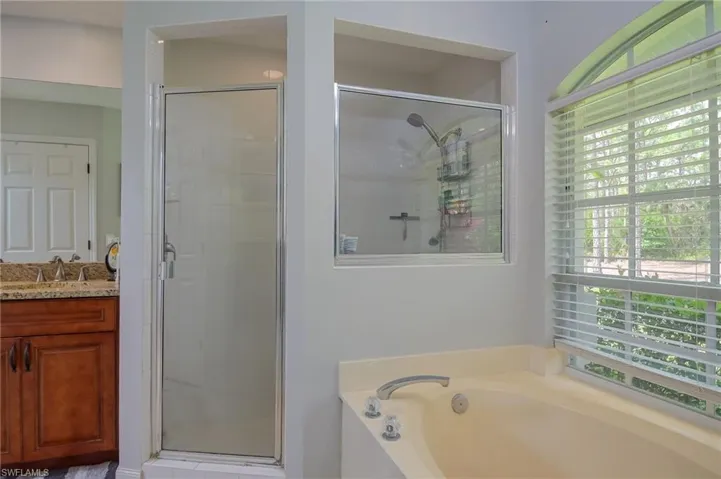 Shower & tub