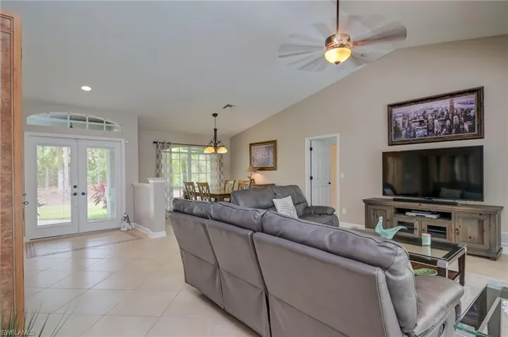 Spacious vaulted great room