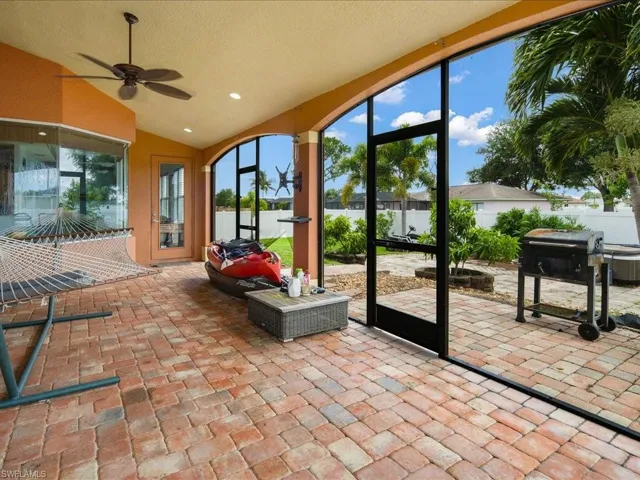 Screened in Lanai