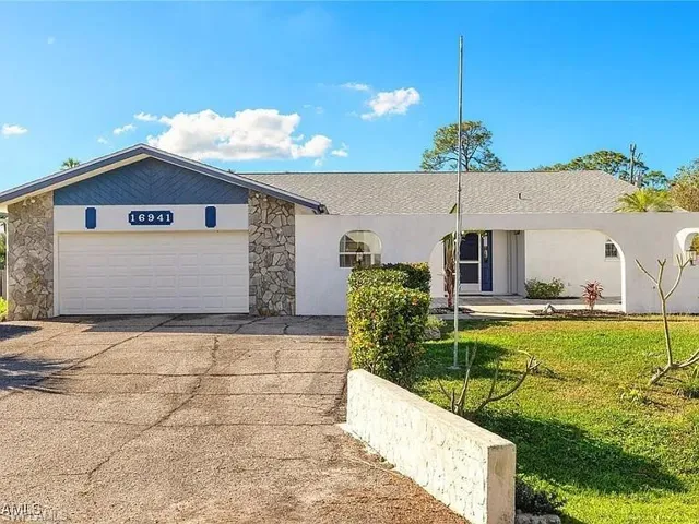 16941 Carolyn Ln, North Fort Myers, Florida 33917