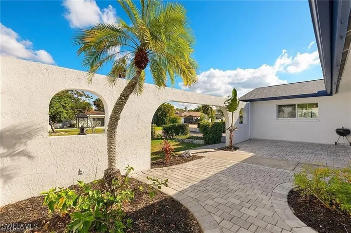 16941 Carolyn Ln, North Fort Myers, Florida 33917