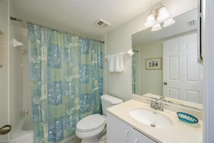 1051  Eastham  WAY, Naples, FL 34104