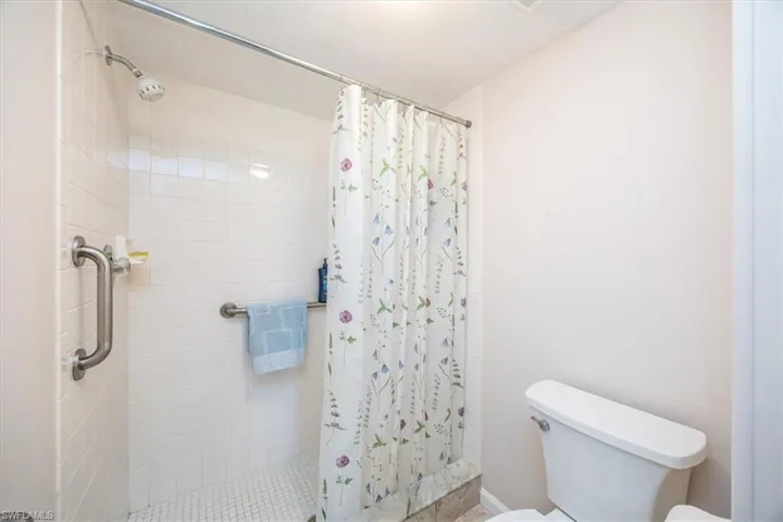 1051  Eastham  WAY, Naples, FL 34104