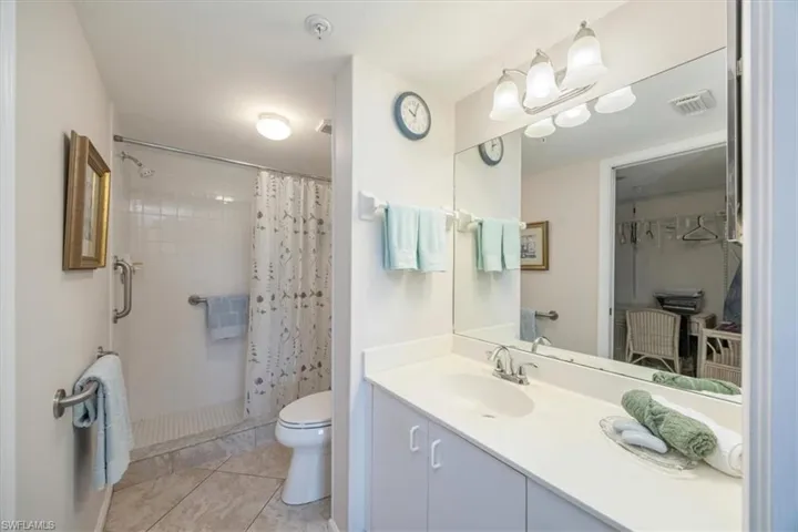 1051  Eastham  WAY, Naples, FL 34104