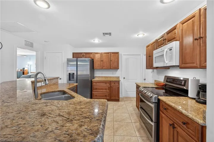 2610 42nd St W, Lehigh Acres, Florida 33971