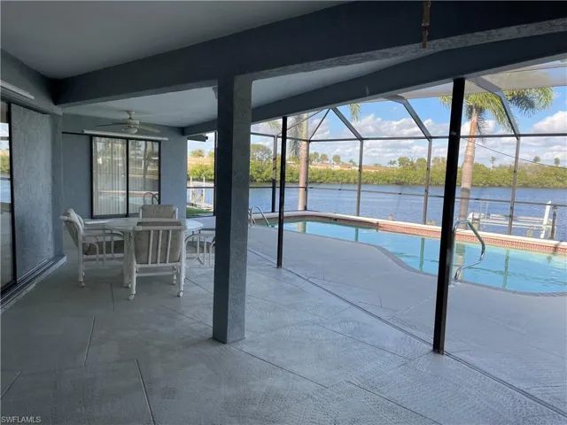Lanai area with new cage