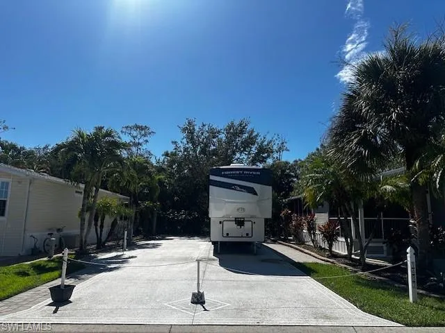 1482 Diamond Lake Cir, Naples, Florida 34114