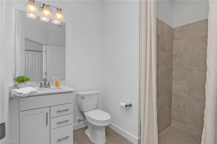Ensuite Guest bath