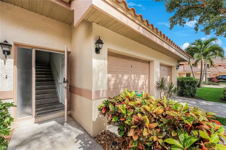 142 Bennington Dr 8, Naples, Florida 34104