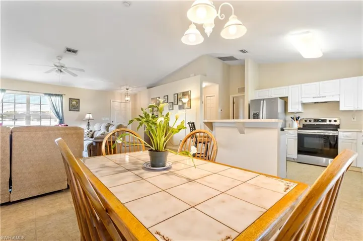 635 NW 2nd  LN, Cape Coral, FL 33993