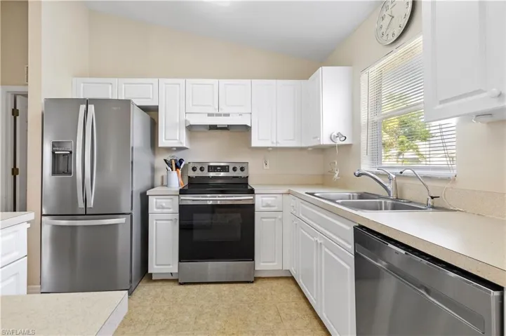 635 NW 2nd  LN, Cape Coral, FL 33993