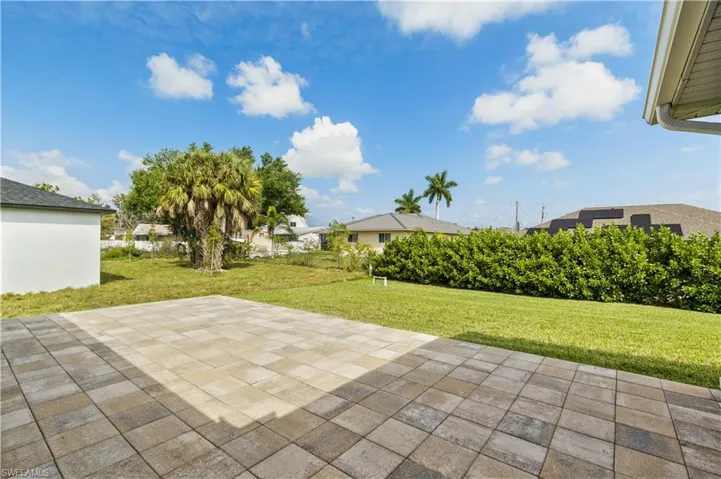 635 NW 2nd  LN, Cape Coral, FL 33993