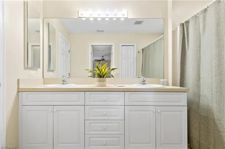 635 NW 2nd  LN, Cape Coral, FL 33993