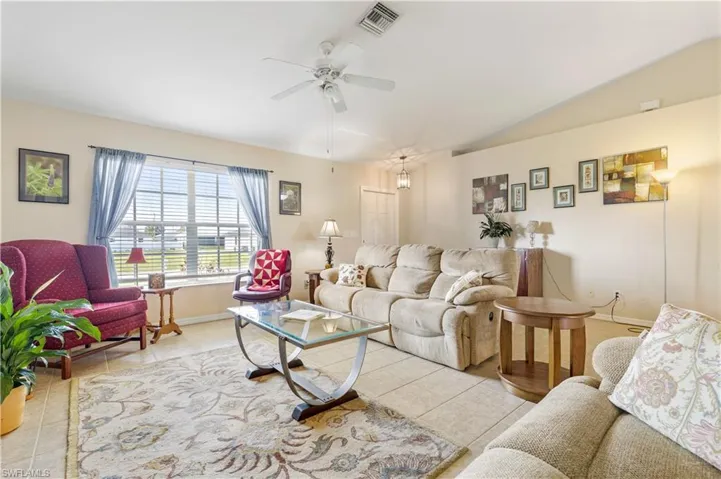 635 NW 2nd  LN, Cape Coral, FL 33993