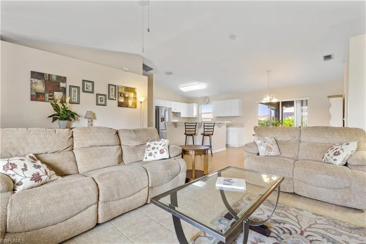 635 NW 2nd  LN, Cape Coral, FL 33993