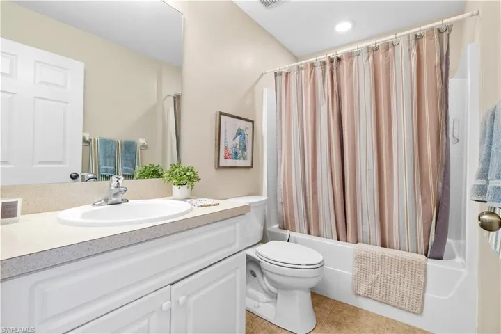 635 NW 2nd  LN, Cape Coral, FL 33993