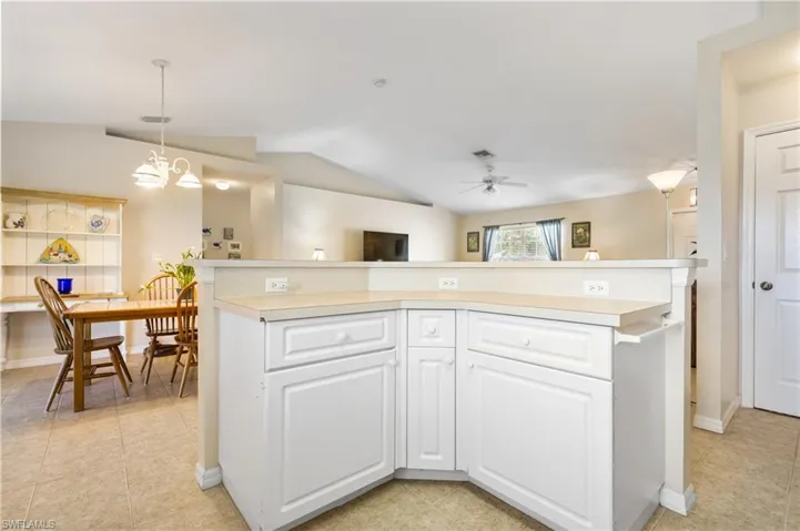 635 NW 2nd  LN, Cape Coral, FL 33993