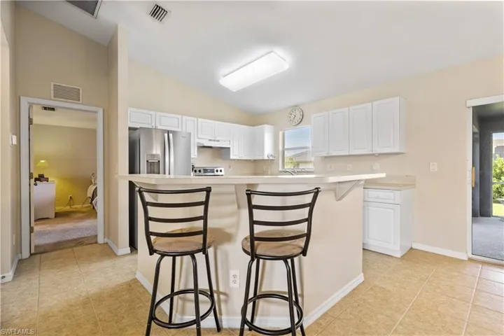 635 NW 2nd  LN, Cape Coral, FL 33993