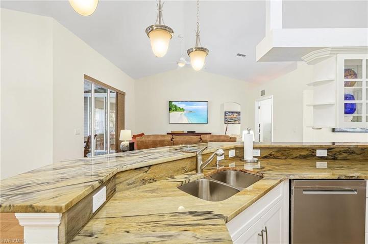 13884 Sleepy Hollow LN, FORT MYERS FL 33905