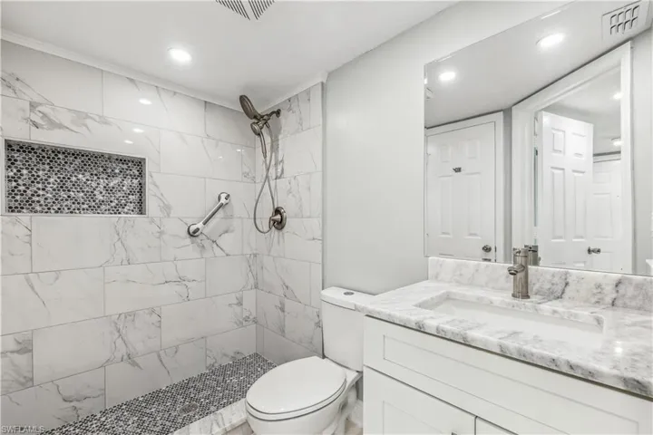 1355 Mainsail Dr # 1504, Naples Fl 34114