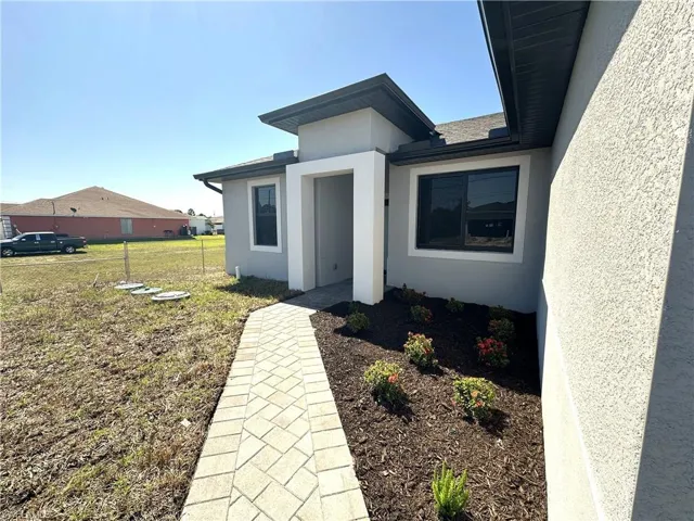 2605  10th SW ST, Lehigh Acres, FL 33976