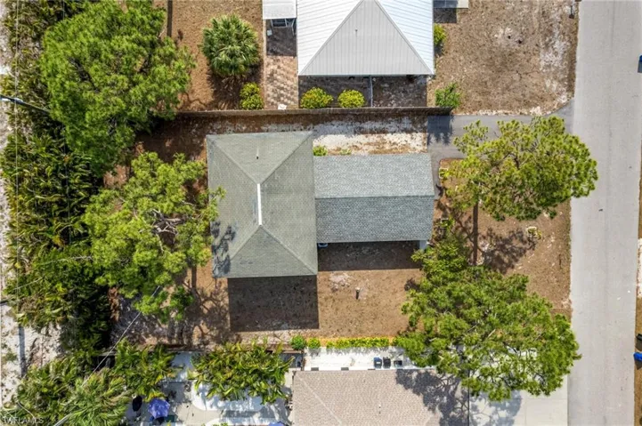 Aerial view of property and surrounding area