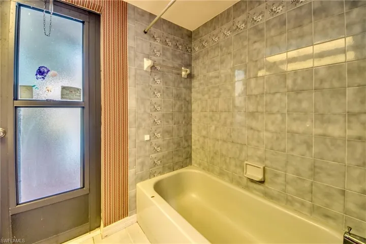 Hall-Pool Bath