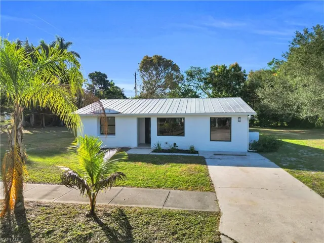 356 New York Dr, Fort Myers, Florida 33905
