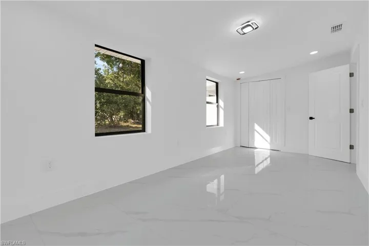 356 New York Dr, Fort Myers, Florida 33905