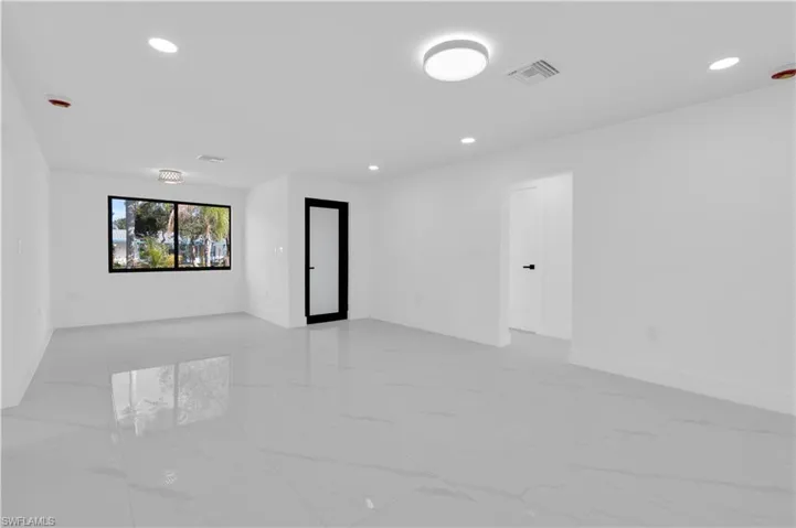 356 New York Dr, Fort Myers, Florida 33905