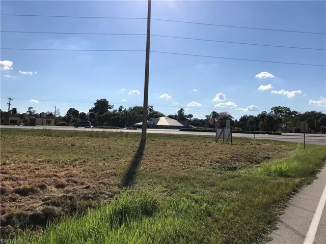 FRONT NORTH CORNER N41 @ W.Marianna