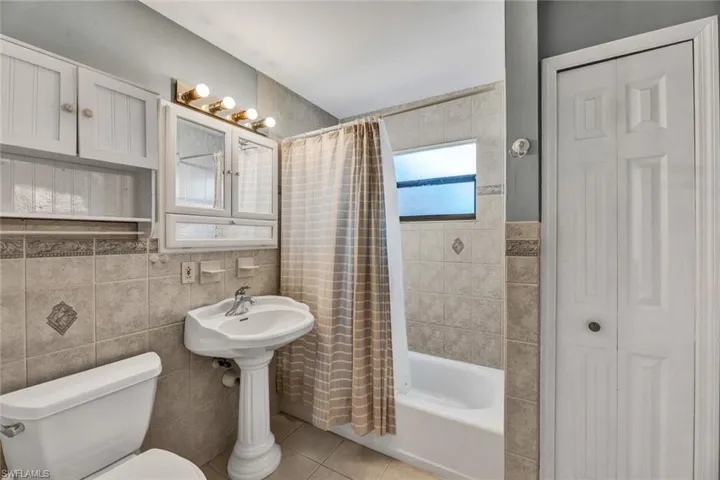 2/1 bath area