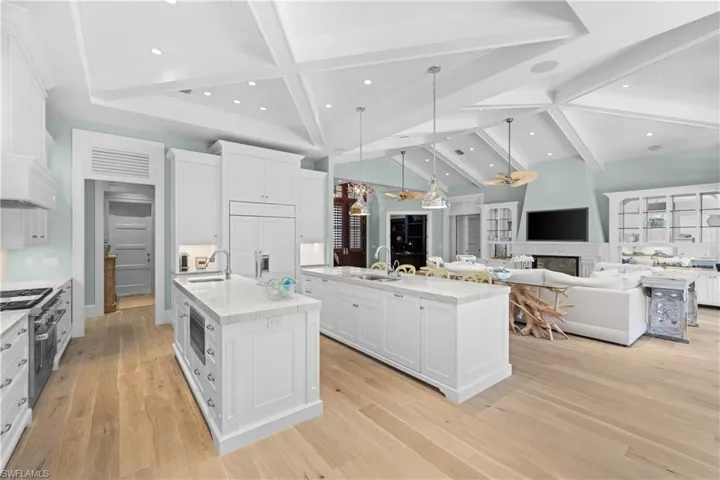 532 Pine Grove Ln, Naples, Florida 34103