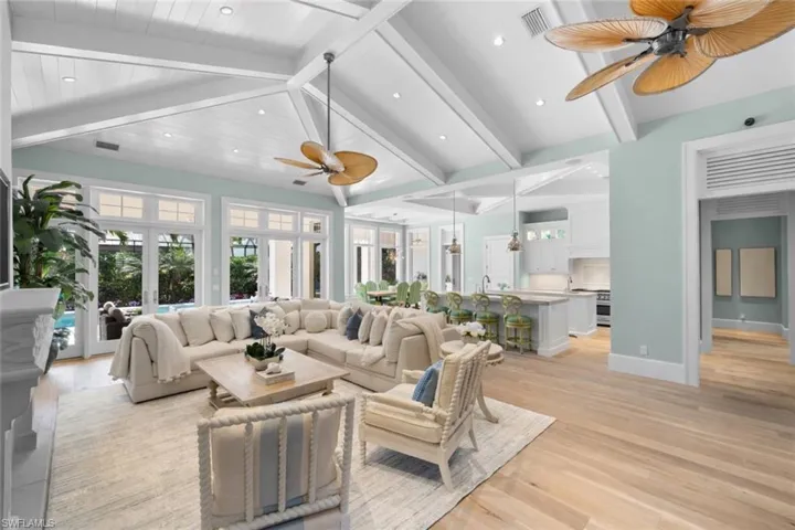532 Pine Grove Ln, Naples, Florida 34103