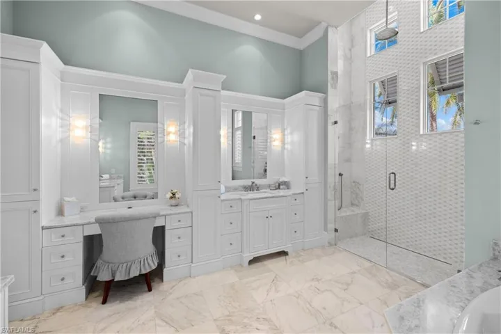 532 Pine Grove Ln, Naples, Florida 34103