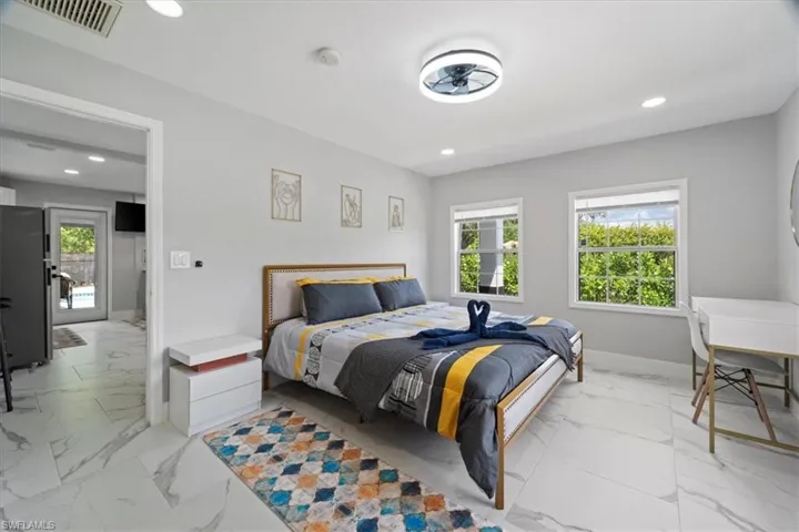 4900  Palmetto  CT, Naples, FL 34112