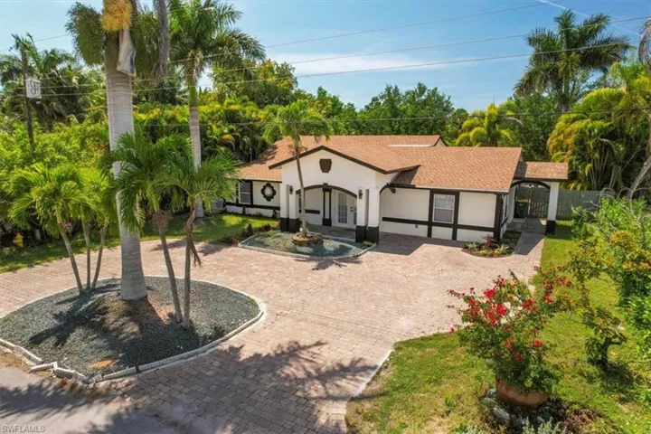 4900  Palmetto  CT, Naples, FL 34112