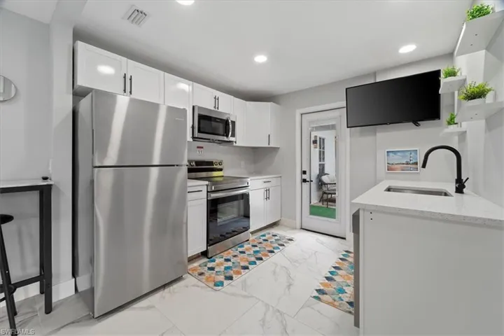4900  Palmetto  CT, Naples, FL 34112