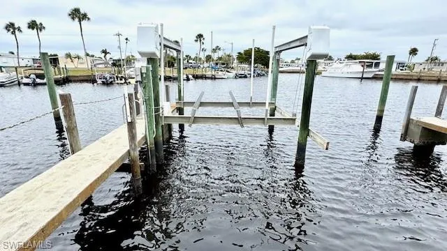 13k boat lift; slip right behind home