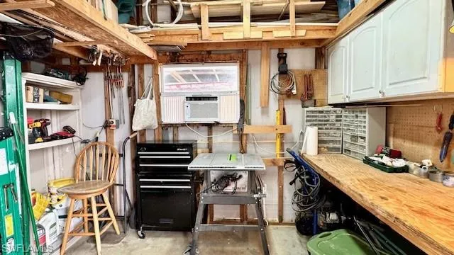 Storage/shop with cooling unit
